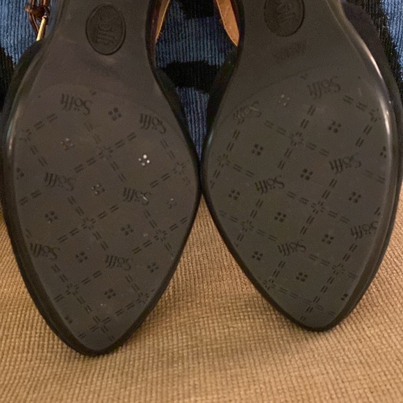 Sofft Almond Toe Suede Patent Heel - Picture 10 of 13